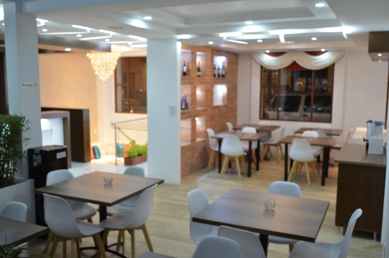 Hotel Gran Mariscal Quito Exterior photo