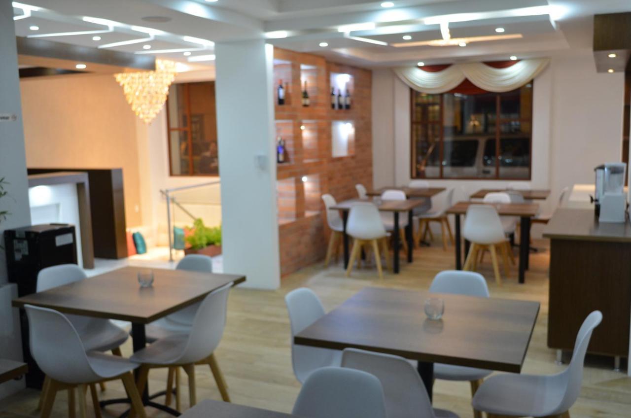 Hotel Gran Mariscal Quito Exterior photo